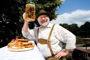 Немецкий бюргер с бокалом пива